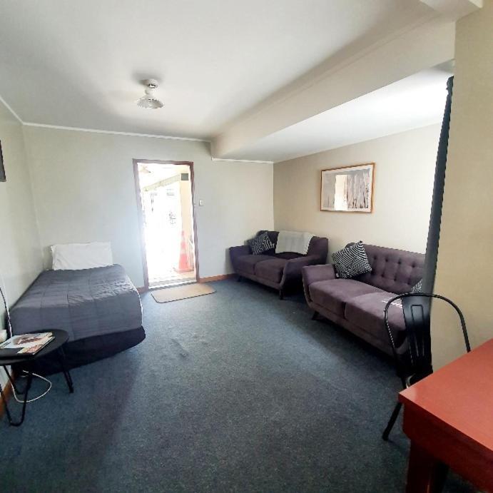 Chanel Court Motel Masterton Bagian luar foto
