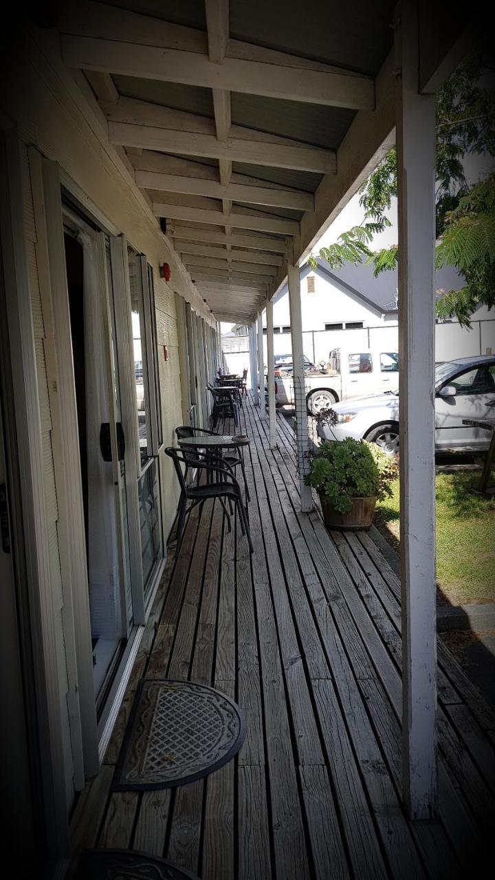 Chanel Court Motel Masterton Bagian luar foto