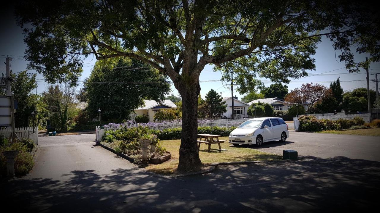 Chanel Court Motel Masterton Bagian luar foto
