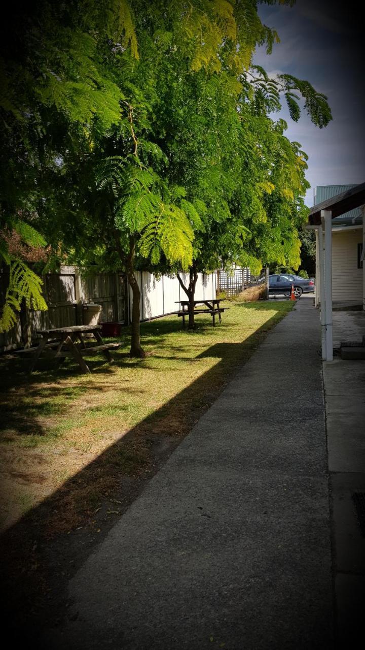 Chanel Court Motel Masterton Bagian luar foto